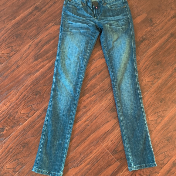 Rock Revolution Skinny Jean With Embroidery Pocket - Picture 4 of 8